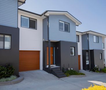 2/16 Hill Street, North Lambton NSW 2299 - House For Rent | Domain - Photo 1