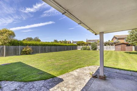 4 bedroom detached house to rent - Photo 4
