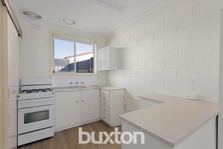 Low Maintenance Living - 2 bedroom Unit in the heart of Chelsea - Photo 5