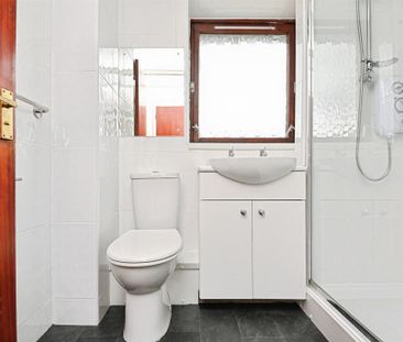 1 bedroom retirement property to rent - Photo 5