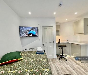 1 bedroom in a house share to rent - Photo 5