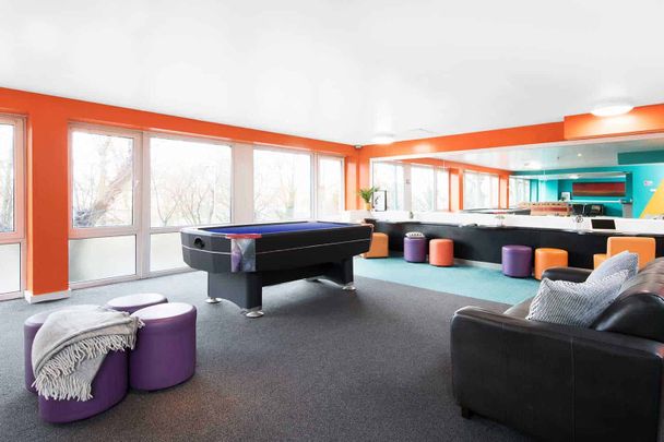 Large Standard Double Ensuite: Two Bed Flat - Photo 1