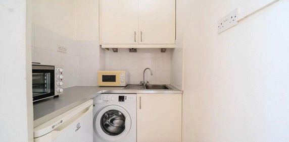 Studio to rent - Photo 2