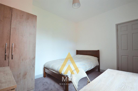 6 bedroom terraced house to rent - Photo 4