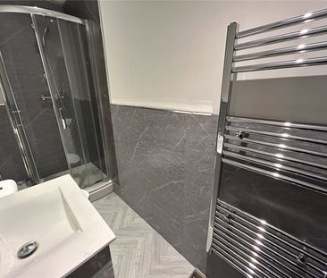 5 bedroom property to rent Cemetery Road, Normanton, West Yorkshire... - Photo 2