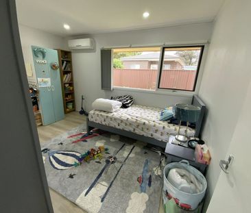 Modern Family Home in Bradbury, NSW - Spacious and Comfortable - Photo 6