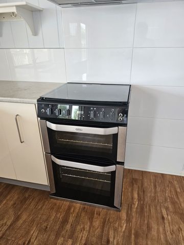 Elevated Bayside Living in Exclusive Manly Terraces - Photo 4