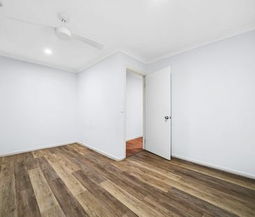 Large 4 Bedroom Family Home - Photo 3