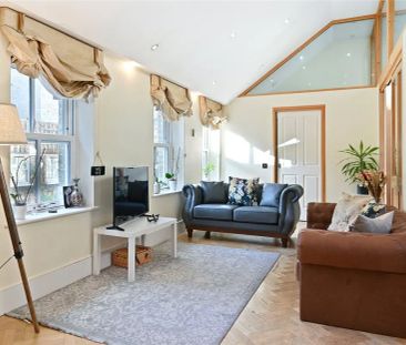 3 bedroom flat in London - Photo 6