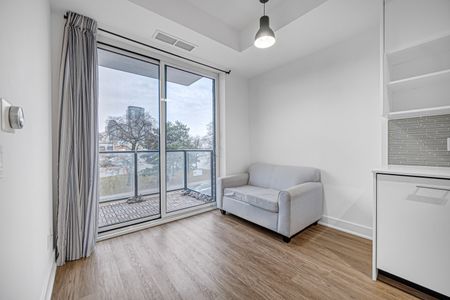 For Lease - 128 Fairview Mall Drive Unit# 203, Toronto, Ontario - Photo 3