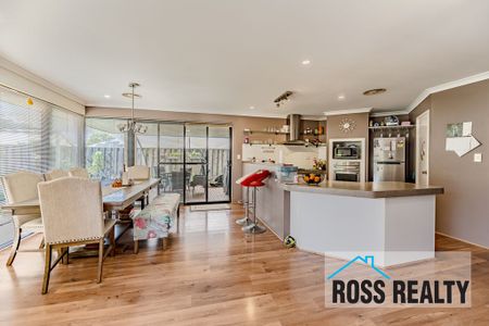 Stunning Home in Ellenbrook - Photo 5