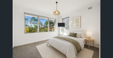 Classic family home in private setting - Photo 4