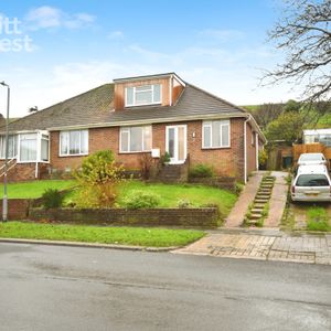 5 bedroom semi-detached house to rent - Photo 2