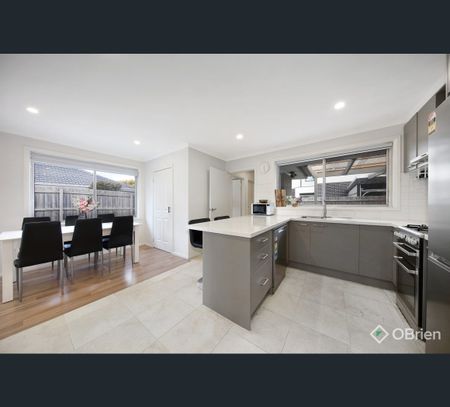 1/6 Sinclair Street, Oakleigh South, Vic 3167 - Photo 2