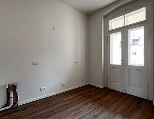 ERSTBEZUG - geräumige 2-Raum Altbauwohnung mit Loggia - Foto 1