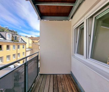 Wohnung mit Loggia. Eine Oase mitten in der Stadt - Photo 6