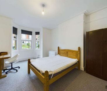 8 bedroom terraced house to rent - Photo 3