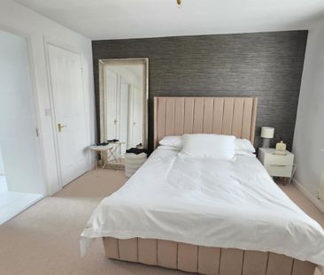 4 Bedroom House To Let - Photo 4