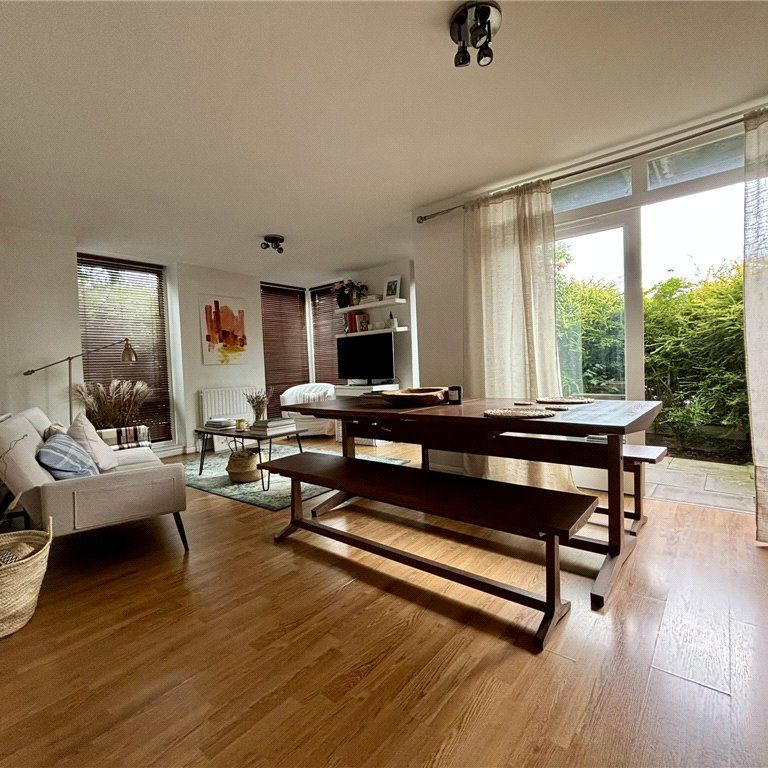 Hunt Close, London, W11 4JU - Photo 1