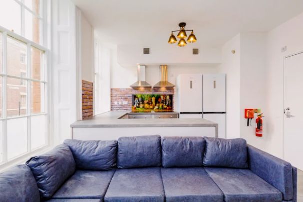 Flat 3-Bedroom E - Photo 1