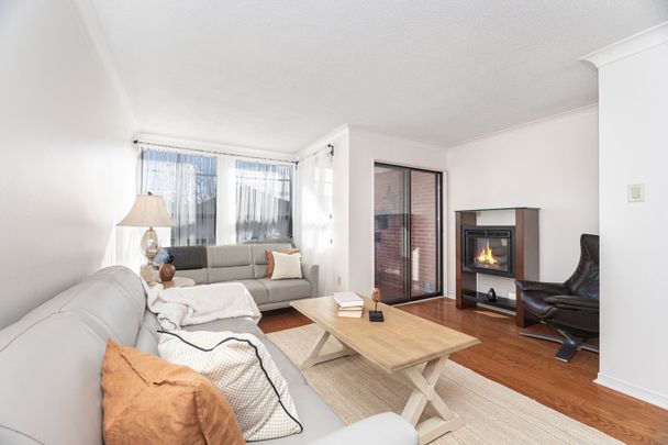 For Lease - 2112 Queen Street Unit# 10, Toronto, Ontario - Photo 1