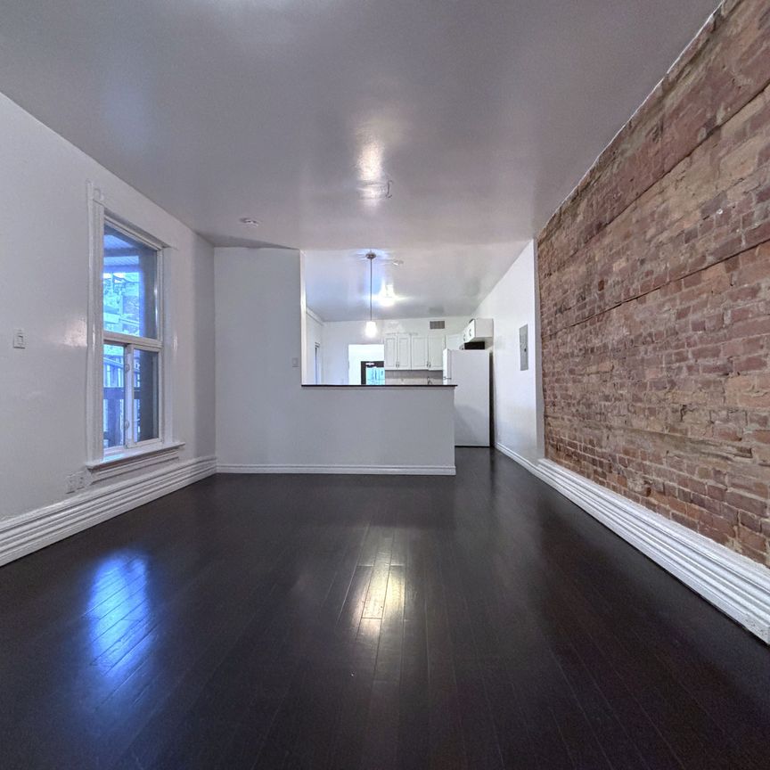 For Lease - 122 Baldwin Street Unit# 2, Toronto, Ontario - Photo 1