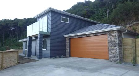 WAINUIOMATA LIVING - Photo 2