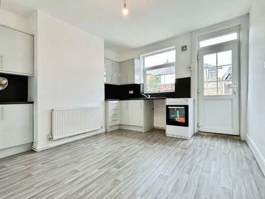 2 bedroom House To Let - Photo 1