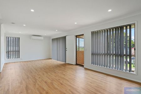 31 Duesbury Crescent, Edens Landing QLD 4207 - House For Rent | Domain - Photo 4