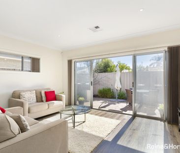 STUNNING HOME IN THIS QUIET AND CONVENIENT LOCATION!! - Photo 3