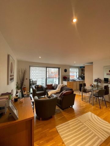 Room in a Shared Flat, Horsley Court, SW1P - Photo 2