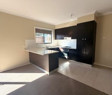 4A Jason Place, Hampton Park VIC - Photo 4