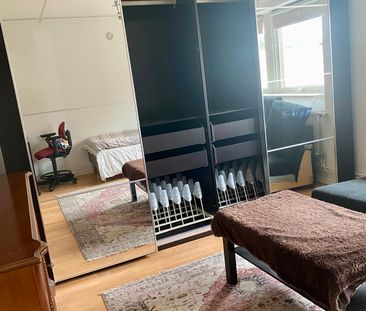 Körsbärsgatan, Älta - Photo 5