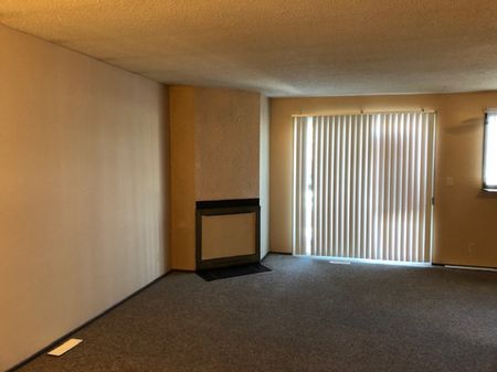 Spacious Upper Level 3 Bedroom Suite in Red Deer! - Photo 2
