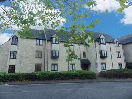 Evenlode Court, Witney, Oxfordshire, OX28 - Photo 2