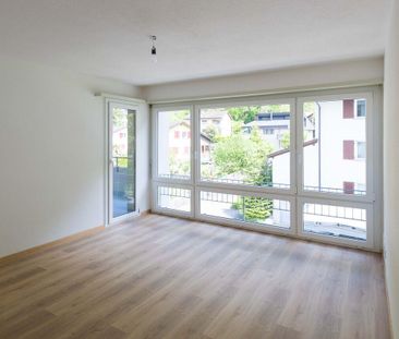 Ruhige neu renovierte 3,5-Zimmerwohnung in Erstfeld - Photo 1