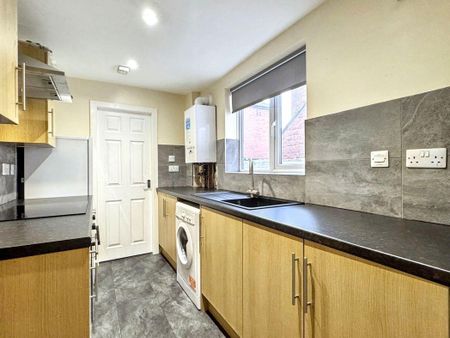2 bed lower flat to rent in NE31 - Photo 3