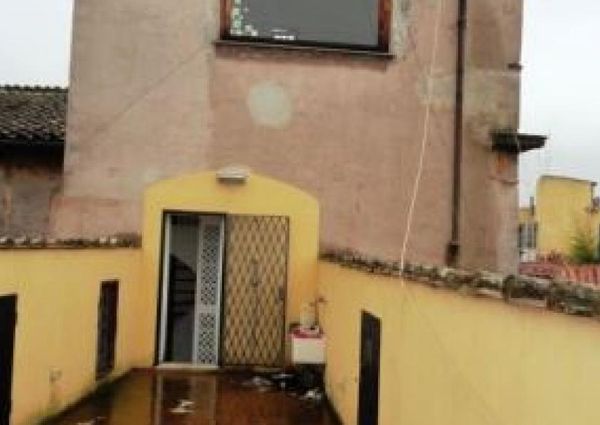 Attic - Navona: 190sqm. 3 bedrooms, maid’s room, 4 bathrooms, kitchen, dining, balcony, views. Ref 1133