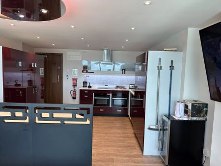 Sapphire En-suite Serviced Apartment - Photo 3