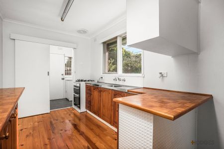 NEAT AS A PIN | HEATING AND COOLING | EASY ACCESS TO TRANSPORT - Photo 3