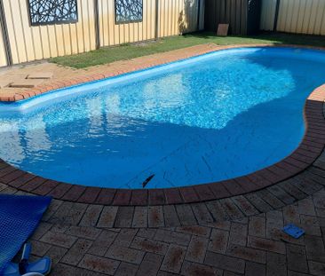 Thornlie - Photo 6