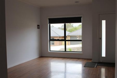 Unit 10/92 Fersfield Road, Gisborne, VIC 3437 - Photo 3