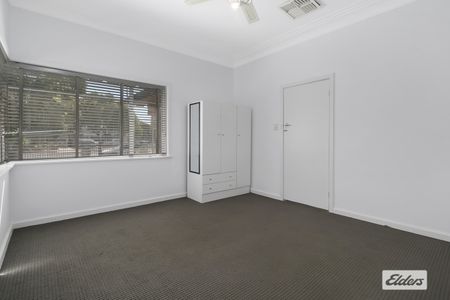 1032 Mate Street - Photo 3