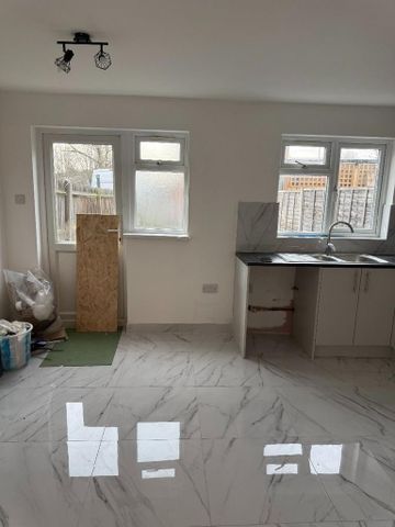 3 bedroom terraced house to rent - Photo 3