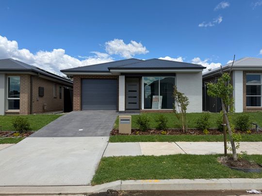 9 Salvatore Street, Austral NSW 2179 - House For Rent | Domain - Photo 1
