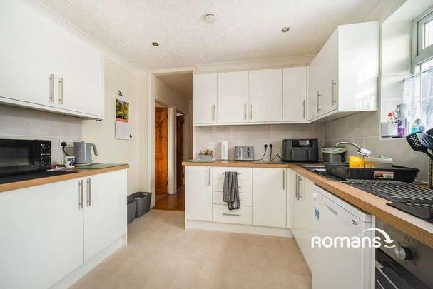 Melrose Gardens, Arborfield Cross, Reading, RG2 - Photo 1