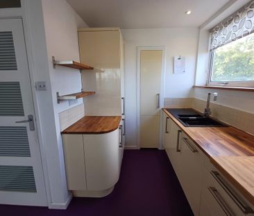 2 bedroom penthouse to rent - Photo 3