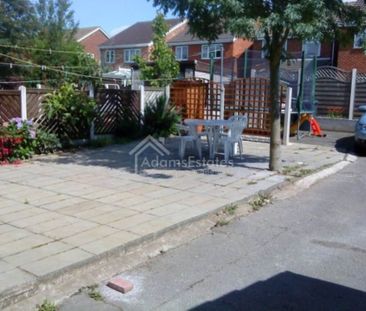 Price £850 pcm - Available Now - Unfurnished - Photo 2