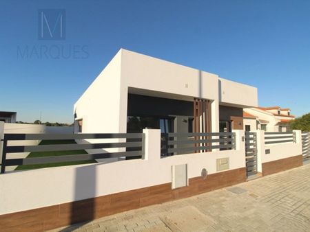 3 bedroom luxury House for rent in Quinta Valadares, Seixal, Distrito de Setúbal - Photo 3