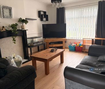 3 bedroom end of terrace house to rent - Photo 1
